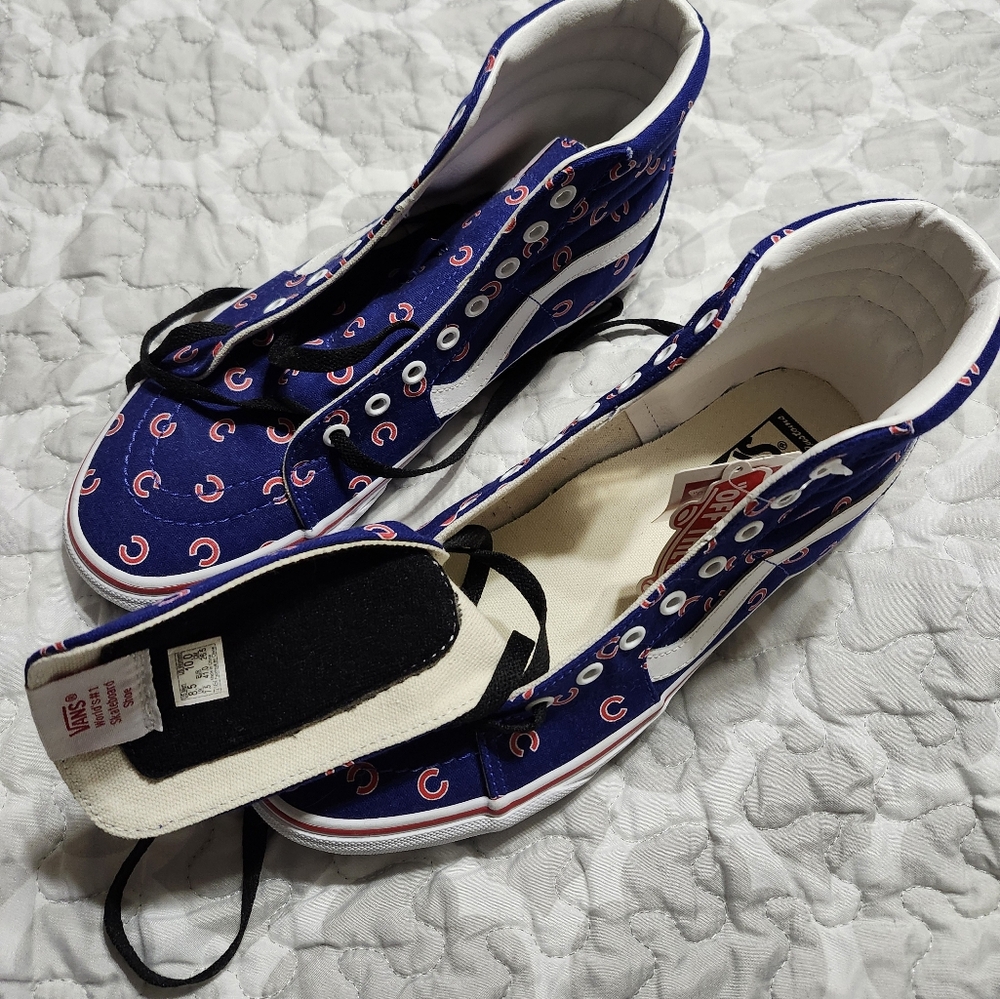 Chicago cubs vans